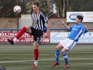 Paul Millar là cầu thủ bóng đá người Scotland sở hữu chiều cao 2,07m